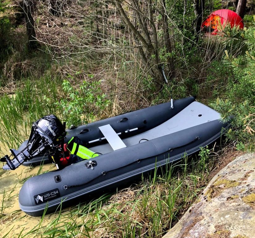 landing-craft camping-boat